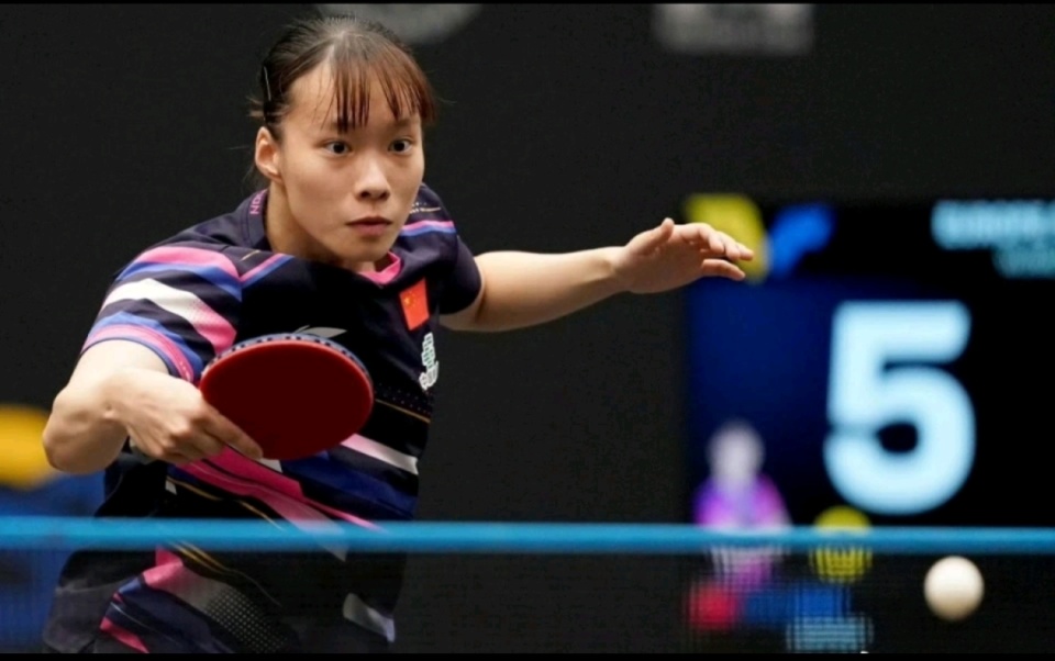 容参赛, 冯翊新VS